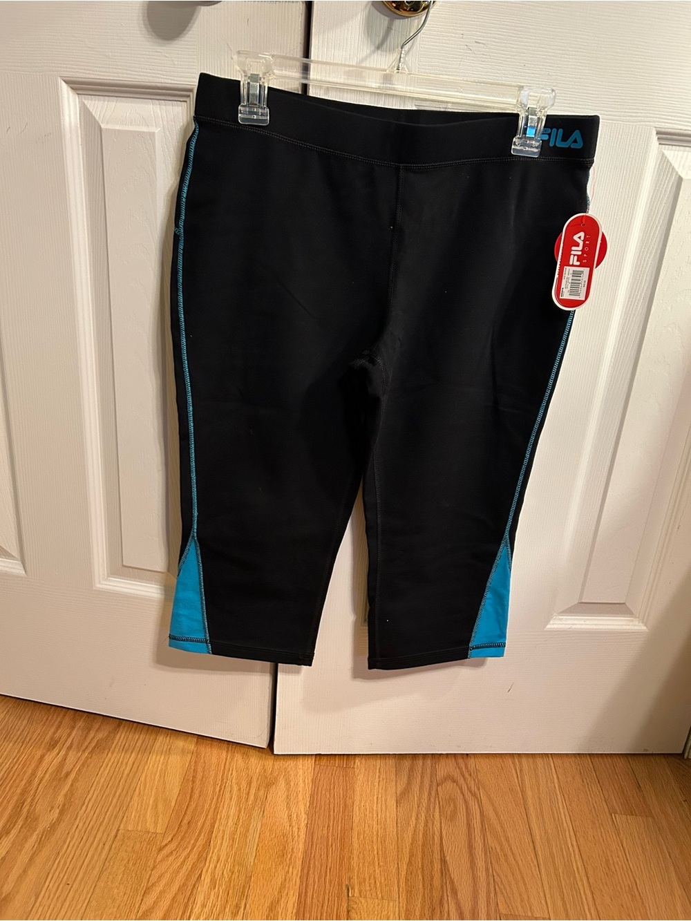 Fila Sport M Black Legging Capris Activewear Black & Blue Casual Yoga NWT